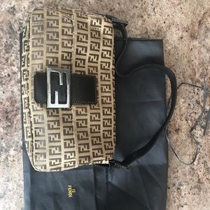 Fendi pouchette